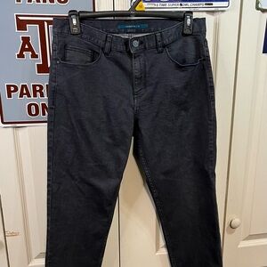 Perry Ellis Men’s Slim Straight Jeans